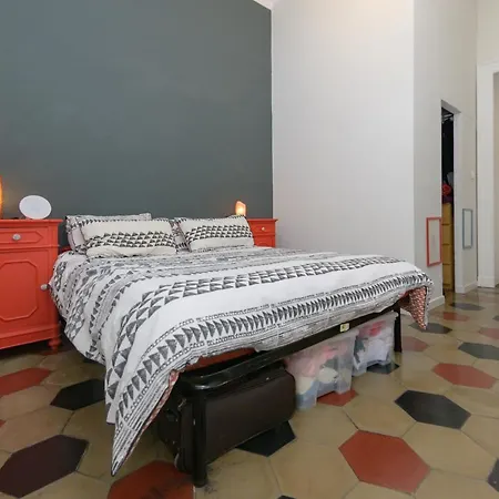 Style With Terrace. Train Station And Metro Apartment *